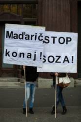 protest stop soza hudbou proti vypaln