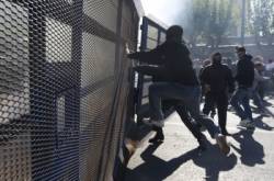 protesty v grecku sa zvrhli do velkej