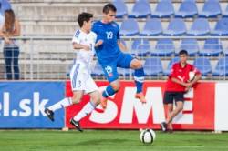 mladi futbalisti si zahraju baraz o