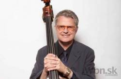 zomrel americky dzezman charlie haden