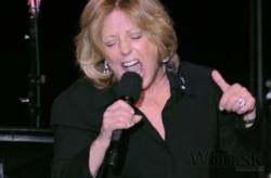 zomrela americka spevacka lesley gore