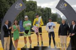 najkrajsie momenty z poslednej etapy tour de france 2015