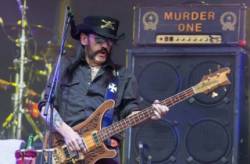 zomrel frontman britskej kapely motorhead lemmy kilmister