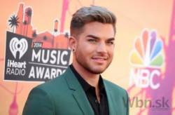 americky spevak adam lambert