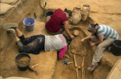 archeologovia po prvy raz objavili cintorin filistincov