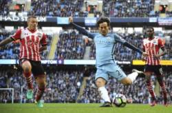 manchester city remizoval so southamptonom je novym lidrom