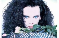 zomrel spevak pete burns z kapely dead or alive