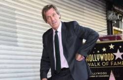 hugh laurie ma hviezdu na hollywoodskom chodniku slavy