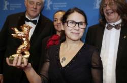 zlateho medveda na berlinale ziskal film testrol es lelekrol