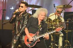 queen_adam_lamber_las_vegas_concert b51eb8816a19474c8ceb1ce05b661d9f 640x420