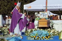 italy_cycling_scarponi_funeral_01039 727cae526ff144188cc77e20a6539449 640x420