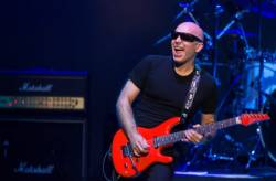 joe_satriani 640x420