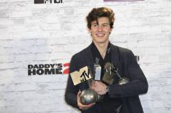 shawn mendes 676x451