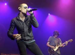 obit_chester_bennington_04753 288d86e3b50d429f8615b8398ee85cda 676x499