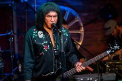 gene simmons 676x451