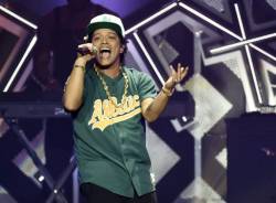 people_bruno_mars_flint_water_64507 3f8dcc4c636b45cfa3db0cd268e8816c 676x499