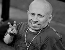 obit_verne_troyer_23830 c76d581a44094e3dbcbfd2a2270341e3 676x527