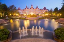 disneyland hotel 676x451