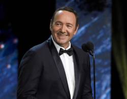 robin_wright_kevin_spacey_00004 29320d2da70d46a9a60b288ccdb54f57 676x529