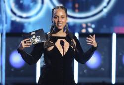 alicia keys 676x466