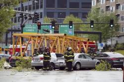 aptopix_seattle_crane_collapse_17280 7b80eef46027420f86557a9997960172 676x450