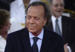 julio_iglesias_paternity_39360 85736ac336774175a28a4817f690fd48 676x469