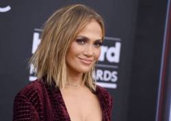 music jennifer_lopez_54365 d79785881c9540e0b06d85af70c36415 676x481