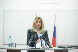 zuzana a aputova konferencia pravda loa a sloboda slova_30 rokov po pade totality paneurapska vysoka akola 676x451