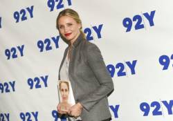 people cameron_diaz baby_23001 5495ff218f944f6db7a79c943a876264 676x475