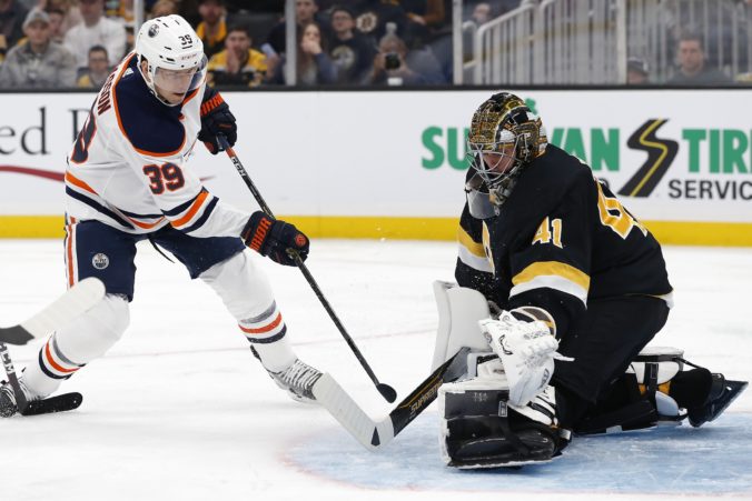 oilers_bruins_hockey_99510 d15b07a8379646bf920de76a2aebdf02 676x451