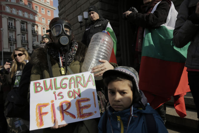 bulgaria_protest_water_crisis_79624 a7241b5dd7044ff0967aa88ea65748c8 676x451