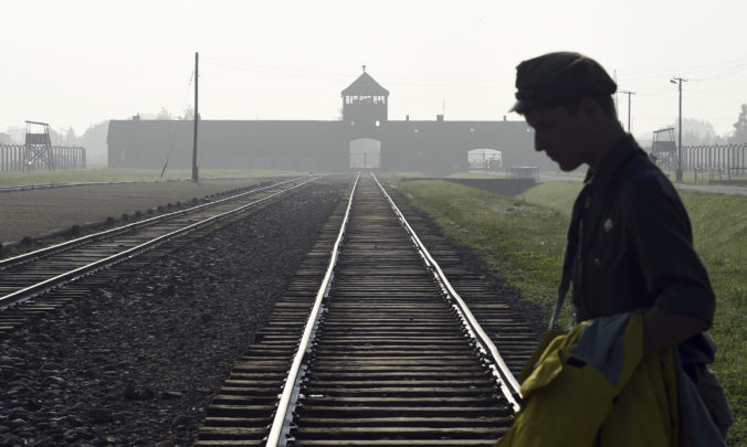 poland_holocaust_law_75069 8fb4cc9ccc1c4d34bd2deac2324f5106 676x405