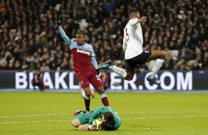 lukasz fabianski georginio wijnaldum west ham united fc liverpool premier league 676x441