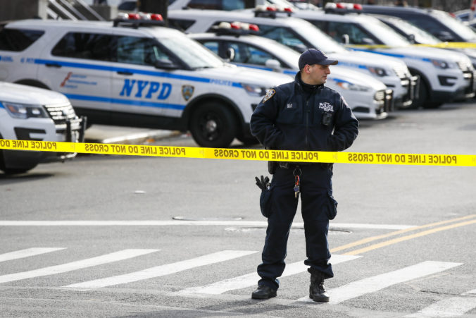 nypd_officer_shot_44809 67eac80406244506891b29a4d5af9074 676x451