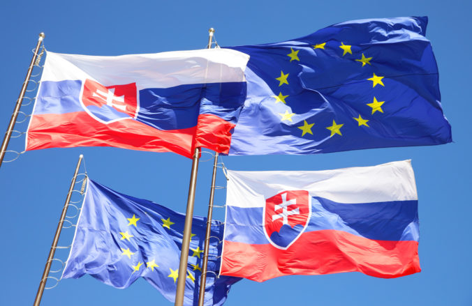 europska unia vlajka 676x439