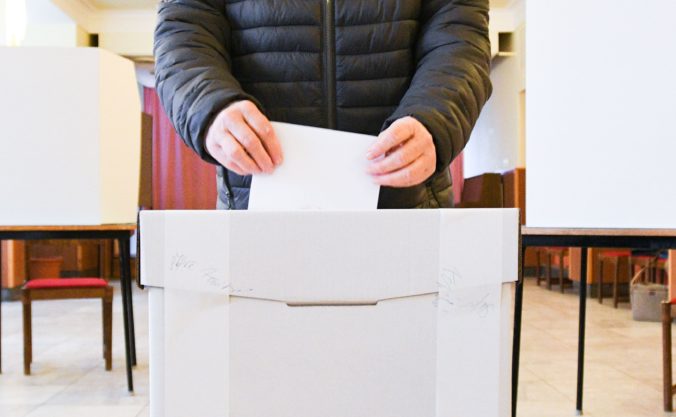 prezidentske volby 2019 na slovensku volebna miestnost e1573200456984 676x417