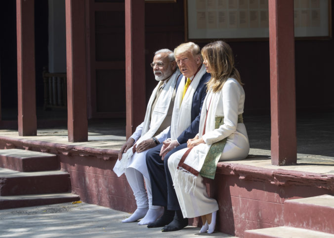 india_namaste_trump_05641 72e0429a47414e199c99c61dbb3257b1 676x483