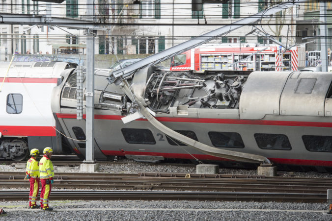 switzerland_train_derailed_55192 c8703590db1a4fba8ad11348c1e274b6 676x451