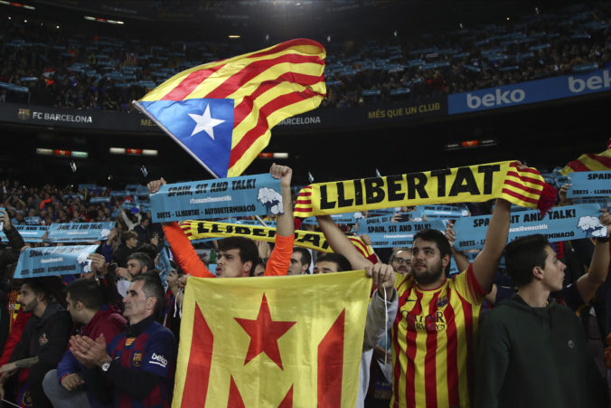 spain_soccer_clasico_protest_33984 b01a14a654744540918fc05205e18f3a 676x451