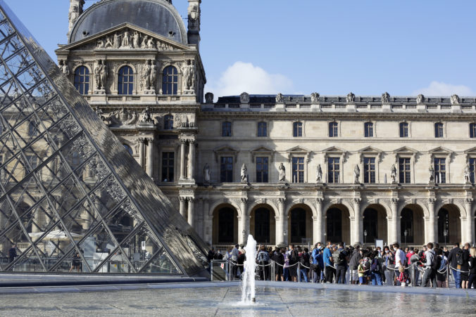 virus_outbreak_france_louvre_reopens_86527 40401cbb86a64fda8e7c785a0d57fd9f 676x451