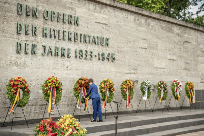 germany_wwii_anniversary_70995 20ff797f839c401695ae52d5d5607e22 676x451