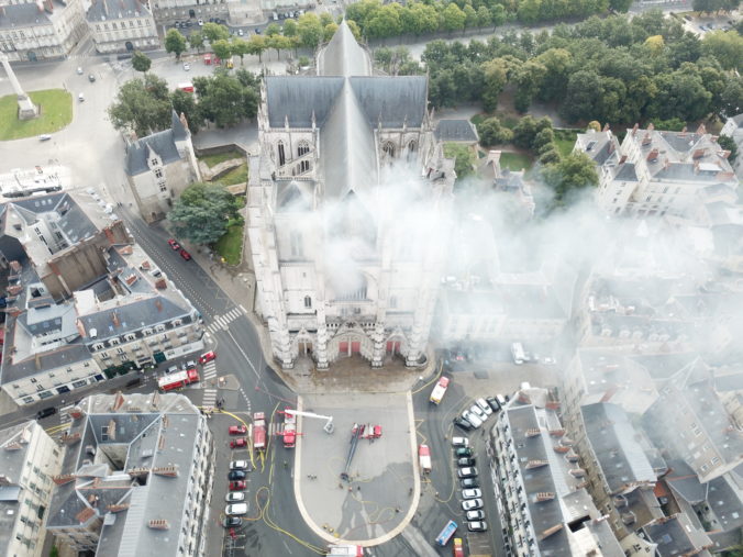 france_cathedral_fire_70491 4a721e8ff91c4e80bab10871a2e335cf 676x507