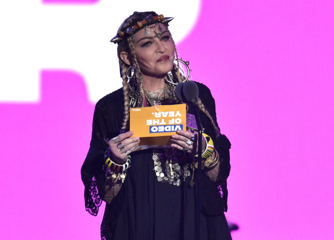 2018_mtv_video_music_awards_ _show_22206 981da98f67c340009a18403e338d8c67 676x486