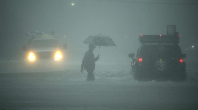 aptopix_harvey_30707 147aa24a43d545aeb0a25516ee84e69d 676x377