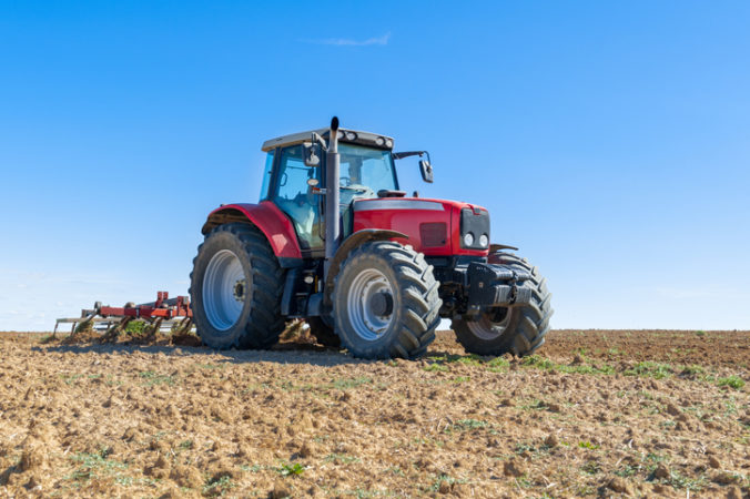 traktor 676x450