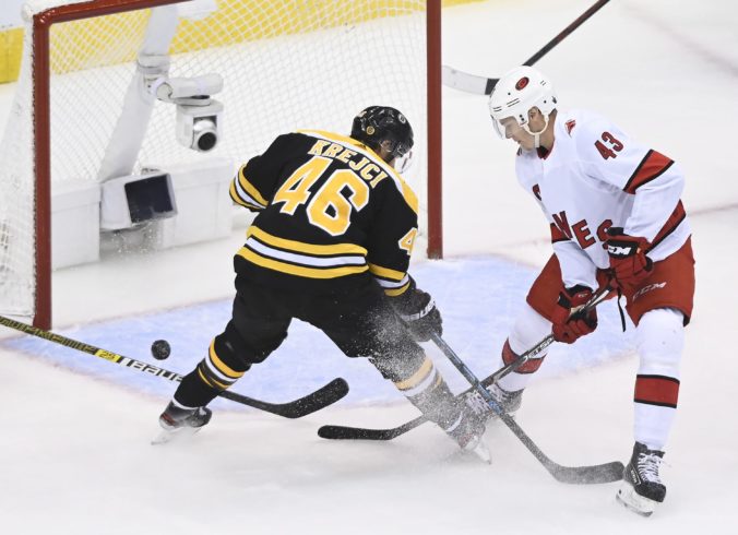 david krejci play off nhl boston bruins carolina hurricanes 676x490