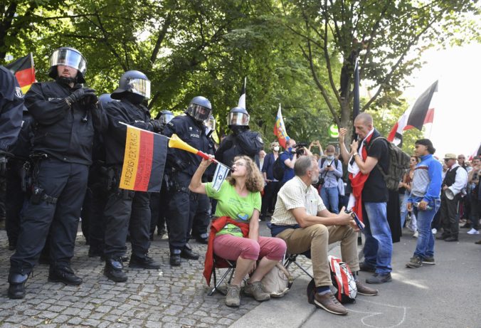 protest berlin 676x461