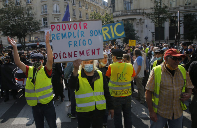 france_protest_37089 63d2a6df98a64e1f88599df888ddf561 676x441