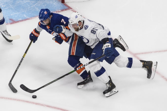 lightning_islanders_hockey_92066 f0fe919ee8454b3684faf200e3eada80 676x452