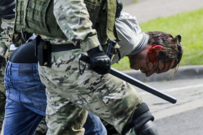 aptopix_belarus_protests_23517 d2e082be12c748eca43b48c36eca9276 676x451